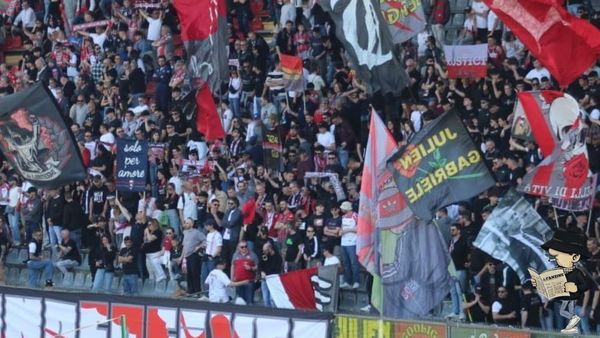 Gli Ingestibili Ultras annunciano lo scioglimento.