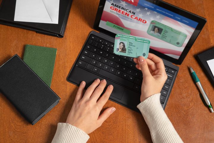 Seu filho está completando 14 anos? É hora de renovar o green card