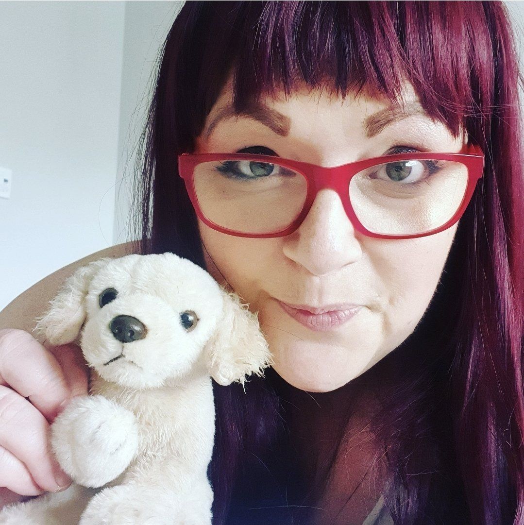 Helena Dix - Maker of melodic noises, Aussie diva, and quarantine queen