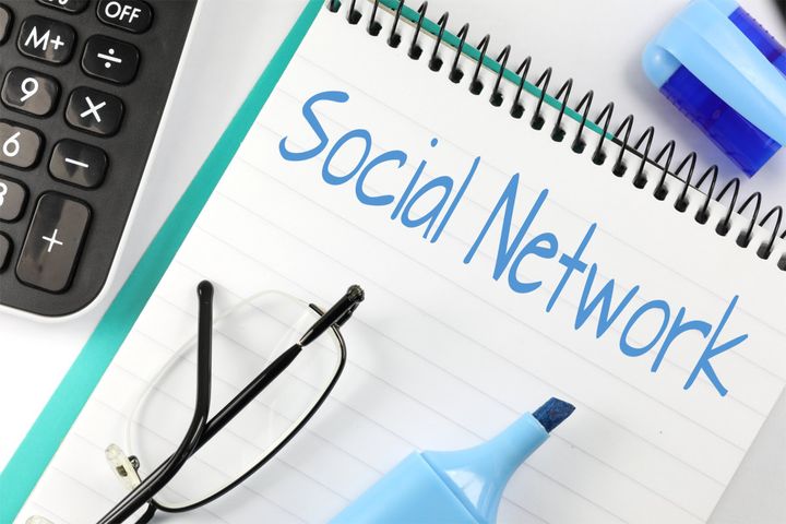 Social network by Nick Youngson CC BY-SA 3.0 Pix4free