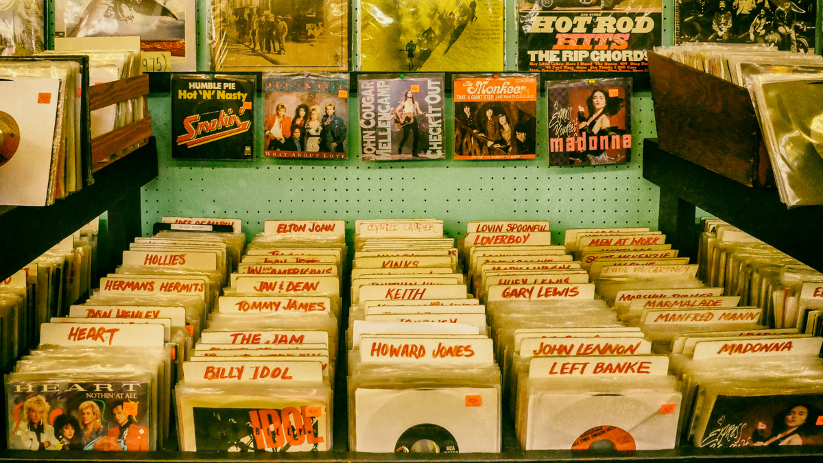 Labels Settle Internet Archive Lawsuit, UK Creators Demand Copyright Protections, and Sonos Challenges SoundExchange Case