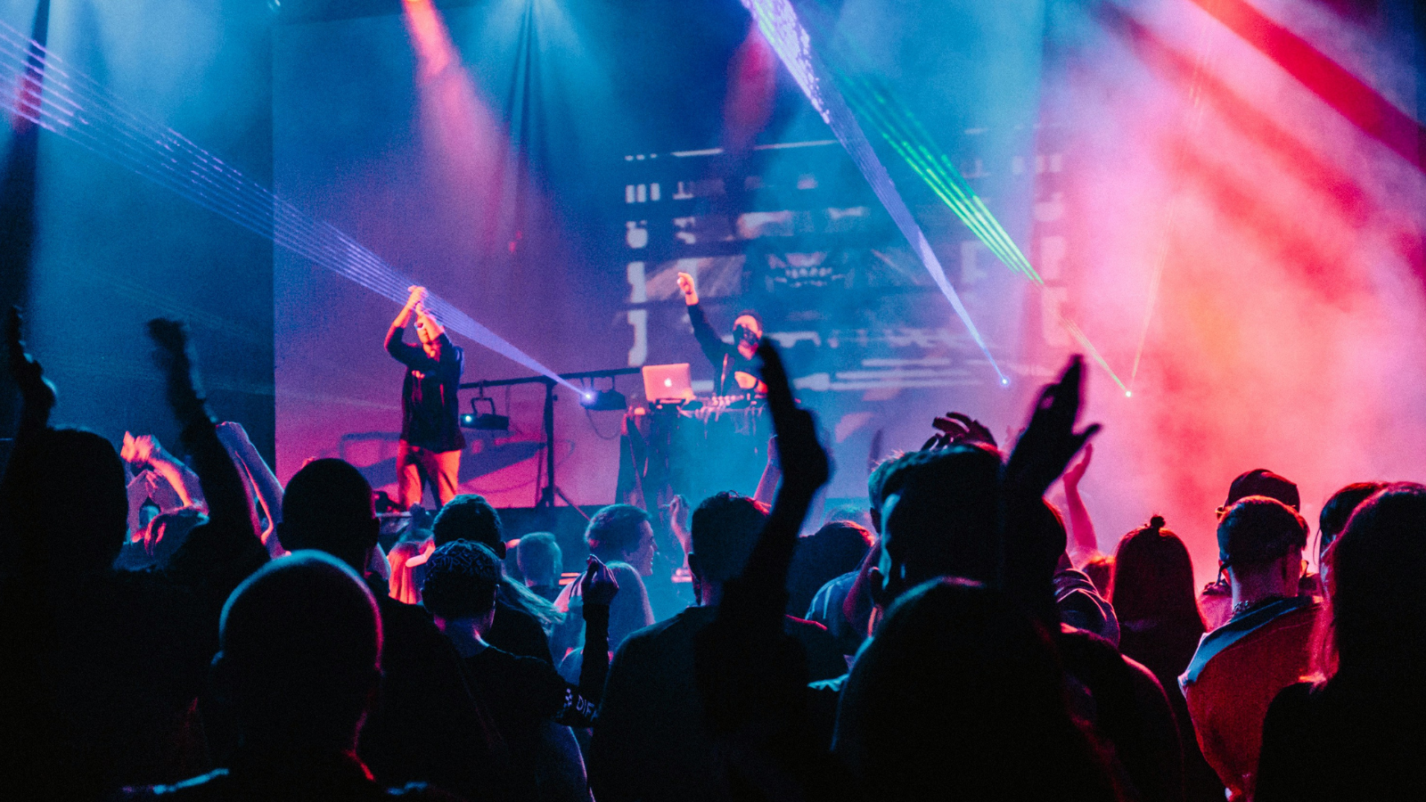 AI Songs Pulled From Charts, Termination Rights Debated in US Courts, and TikTok Claims €1.8B Boost for EU Music - How The Music Business Works
