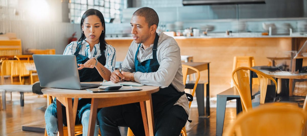 Restaurant owners planning what they'll buy at auction