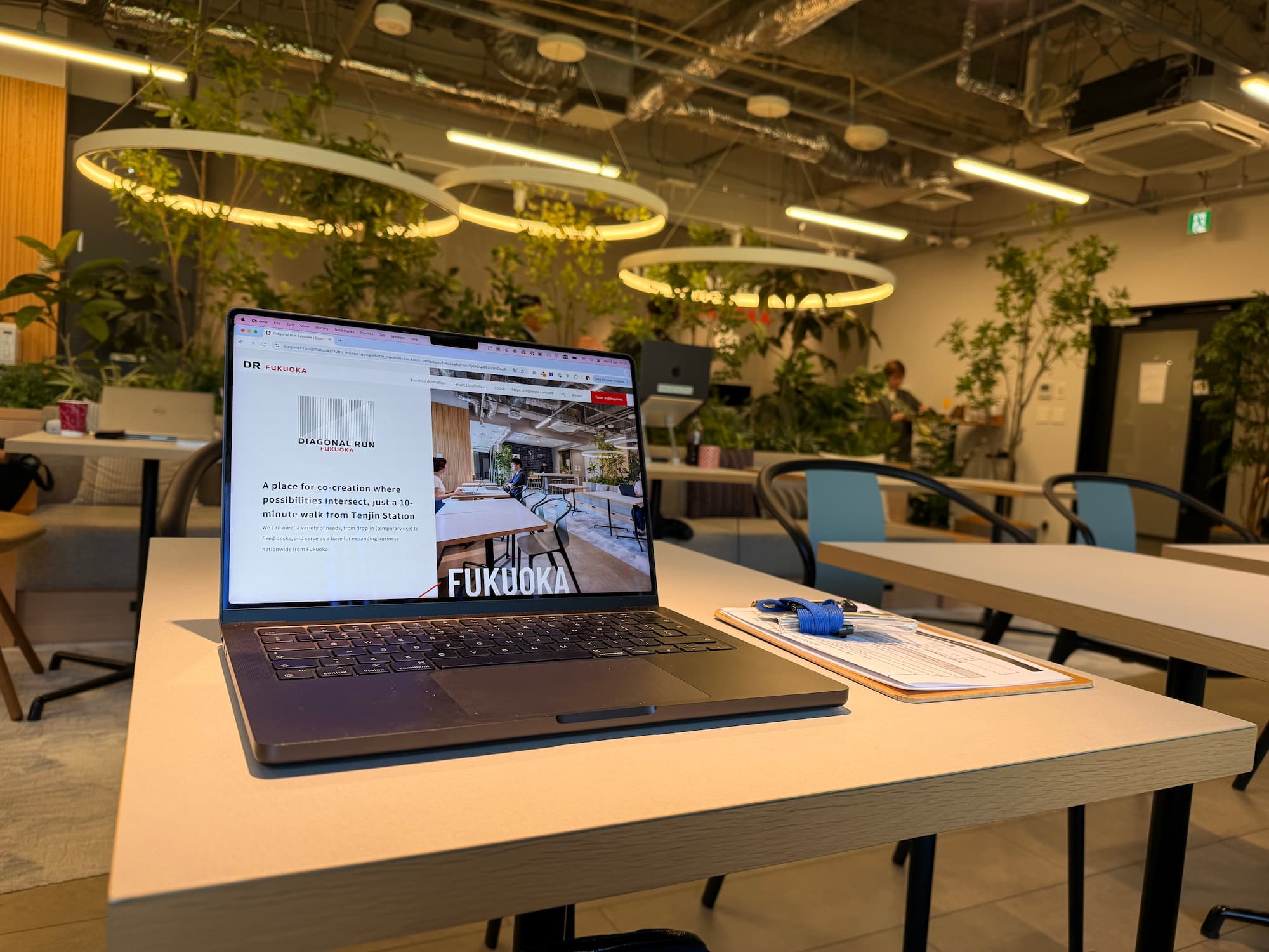 Diagonal run co-working space in Fukuoka