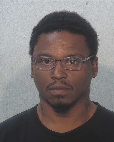 Allen County warrant photograph for Isaiah Lemar Walker