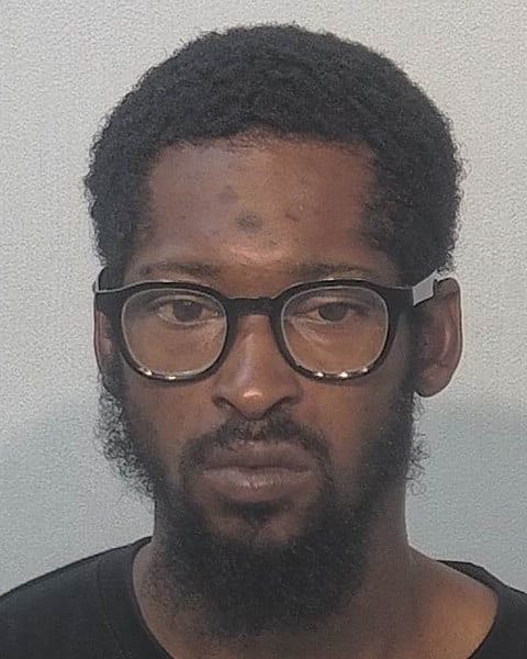 Allen County warrant photograph for James Derrick Robinson