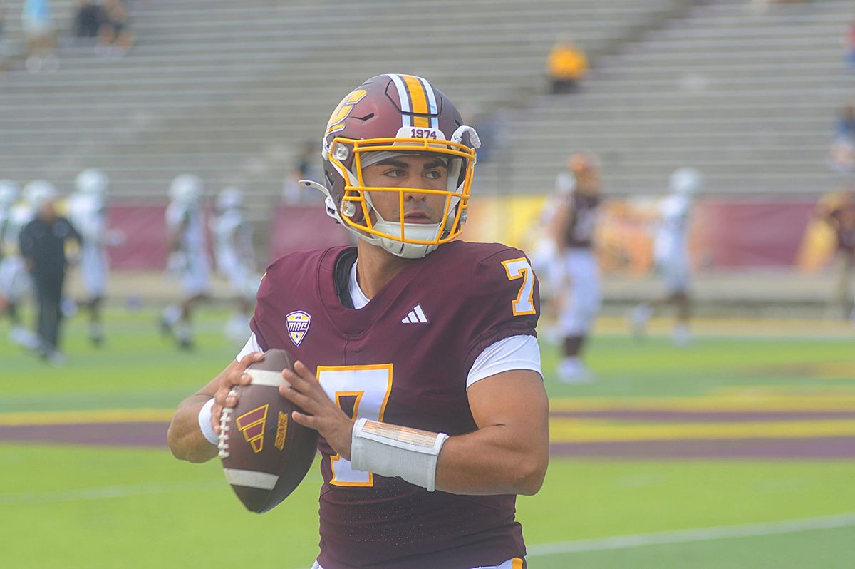 Central Michigan names Angel Flores starting quarterback