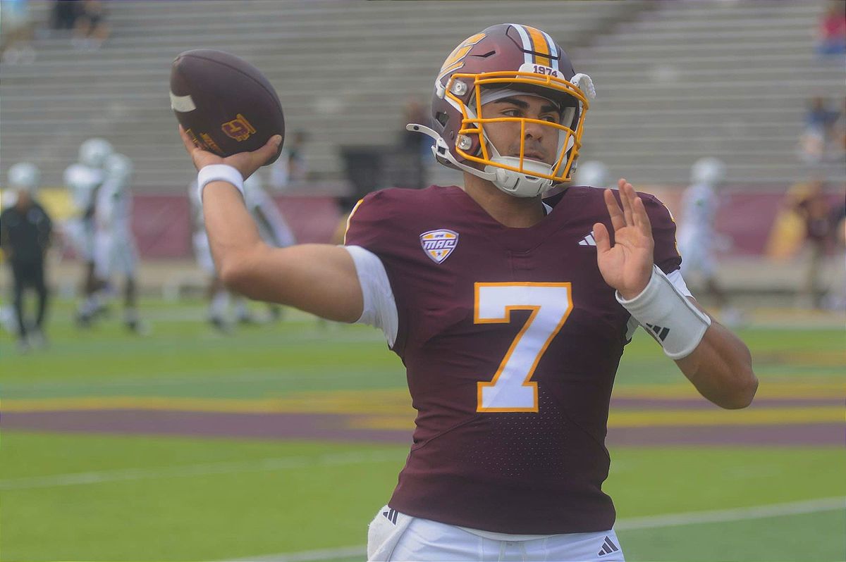 Central Michigan stampedes Wyoming in rain-soaked 24-10 win