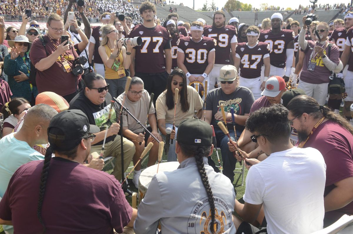 2026 MAC Football Week 3 Game Preview: Central Michigan Chippewas vs. Wyoming Cowboys