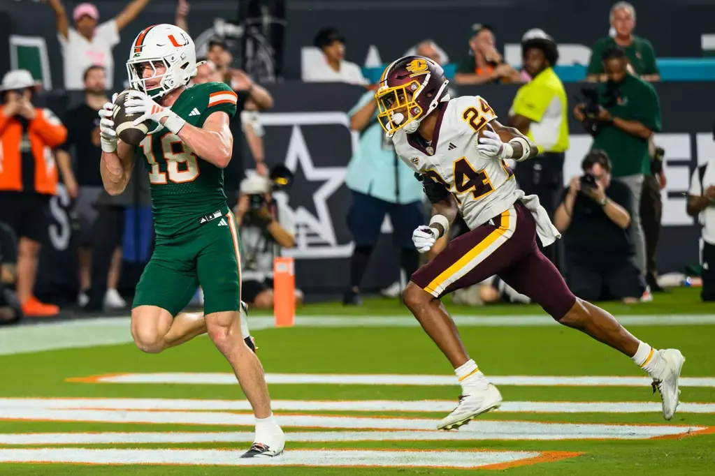 Miami [FL] blows away Central Michigan in 52-3 victory