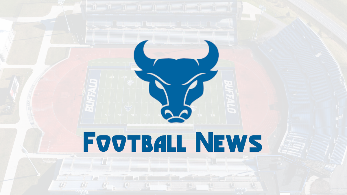 Buffalo names Elijah Holmes starting quarterback