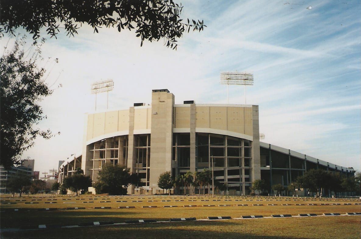 Two of Kent State football's all-time greats have Tampa connection