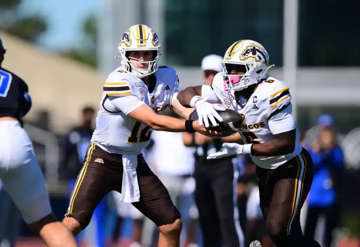 Western Michigan outlasts late Central Michigan rally, retain Victory Cannon in 21-14 win
