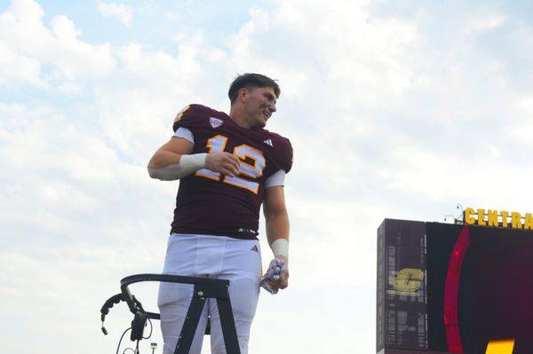 Central Michigan LB Jordan Kwiatkowski receives rookie mini-camp invitation from New England Patriots