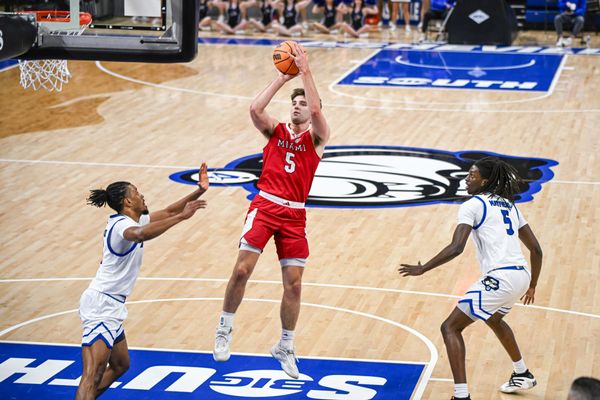 Former Miami guard Peter Suder signs two-way deal with Los Angeles Lakers