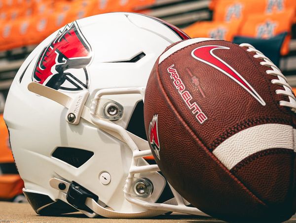 Ball State DB Gavin Yates-Lyons passes at 18