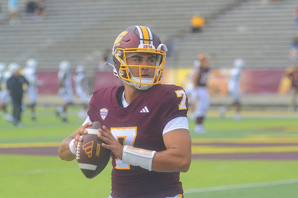 Central Michigan names Angel Flores starting quarterback