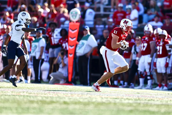 Miami (OH) storms back down 14, knocks off UConn, 24-21