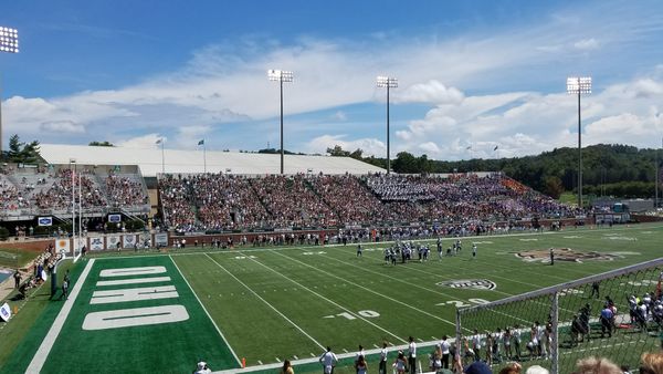 'Cats escape Eagles 24-20 as time expires to attain bowl eligibility