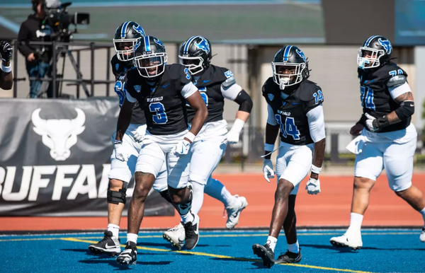 Buffalo stuns Toledo 23-8, ends Glass Bowl streak