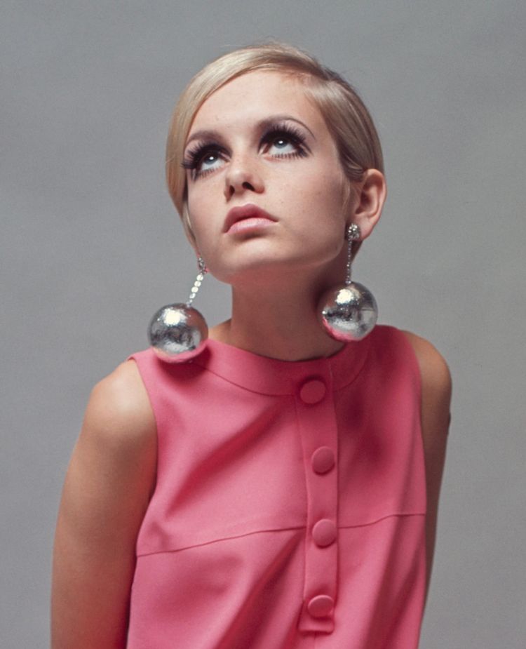 THE ICON—DAME TWIGGY