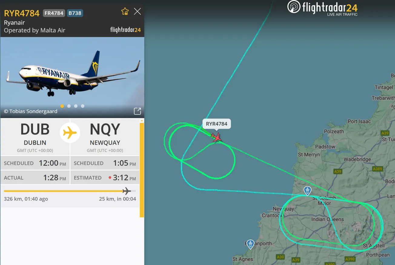 Plane struggling to land amid risk to life weather warning