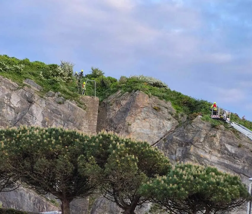 Emergency crews rescue two teenagers from Mount Batten cliff in dramatic incident
