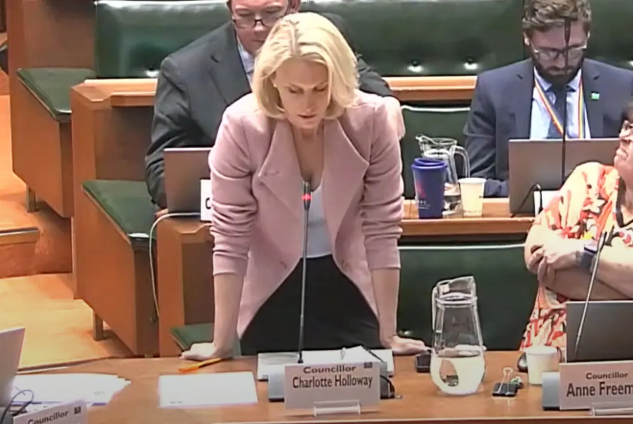 Disorder in the chamber: Plymouth Labour councillor ignores meeting protocols