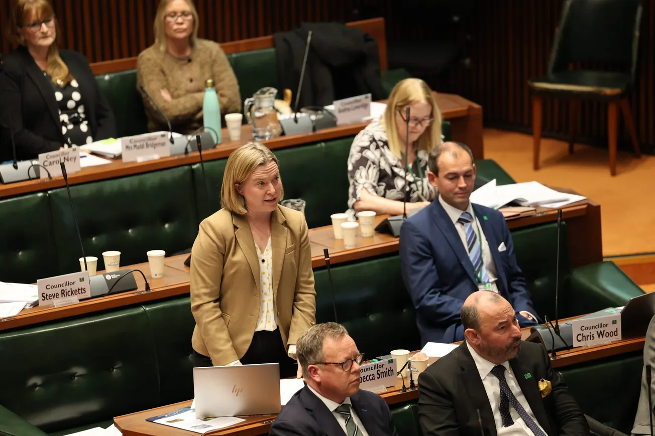 Plymouth MP keeps her councillor role amid 'kangaroo court' debate