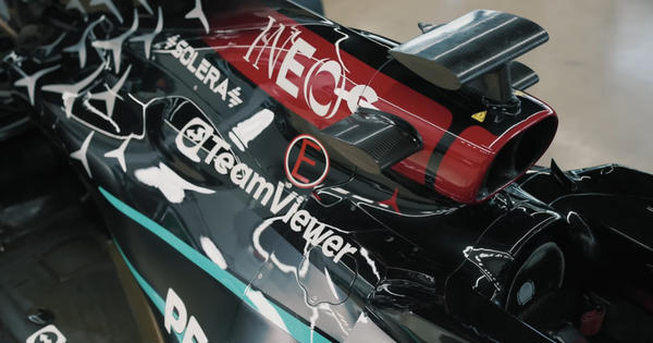 Los botones de emergencia de un F1