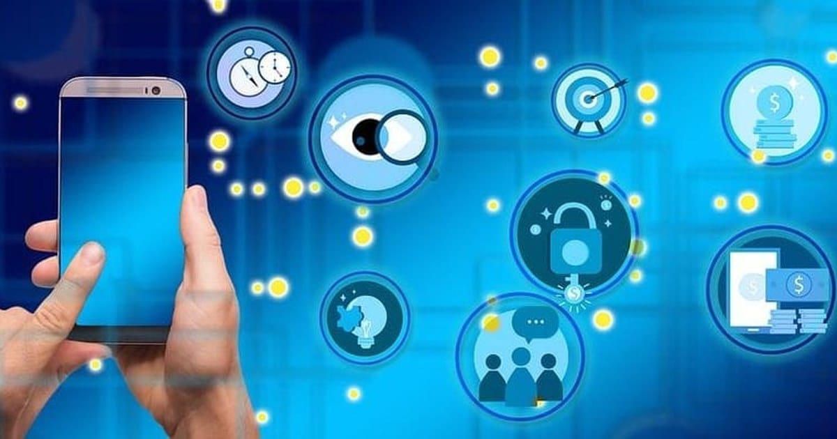 How Online Communication Can Affect Work Relationships