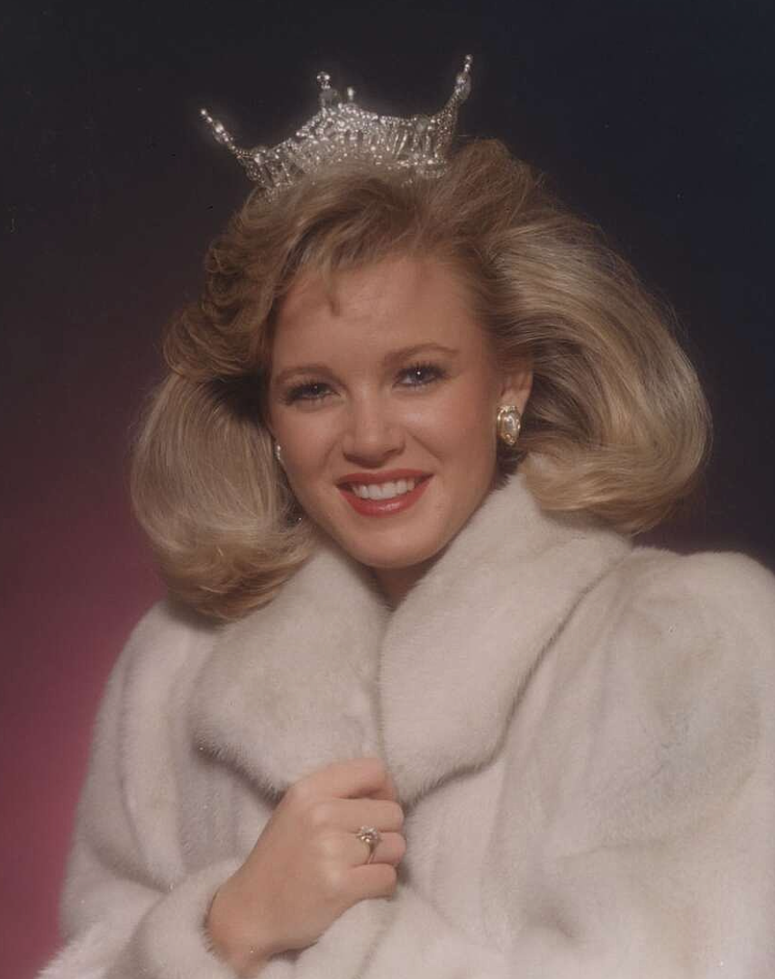 Shaking Down Russian Royalists