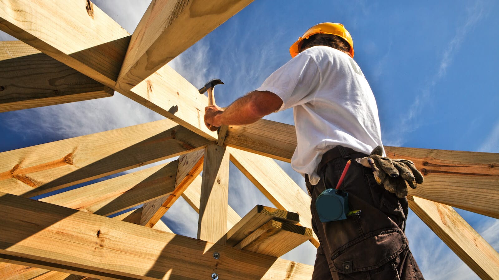 Man building a home: homebuilder stocks in the spotlight