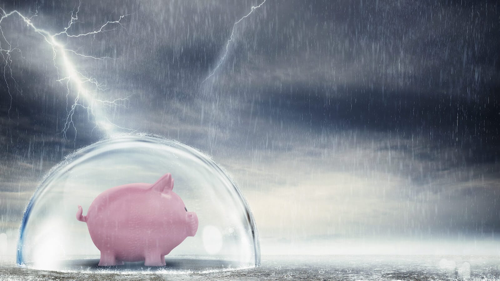 Piggy bank protected from danger: Hedge your downside risks