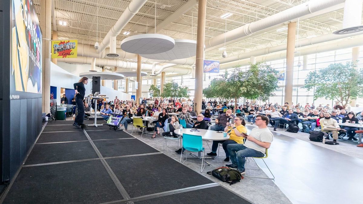 A picture of the main event room at Minnebar 2025.