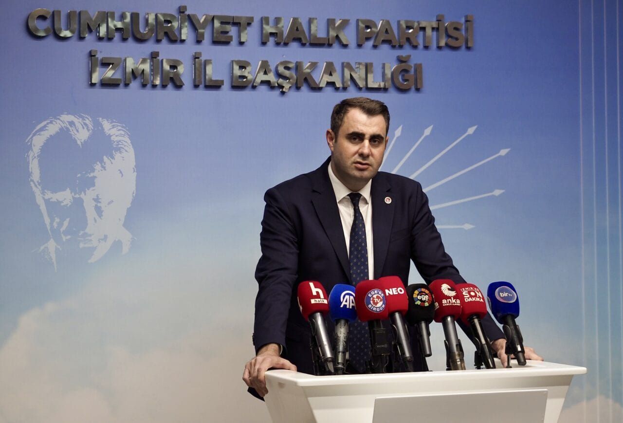CHP İzmir İl Başkanı Güç, Milletvekilleriyle Gündemi Değerlendirdi
