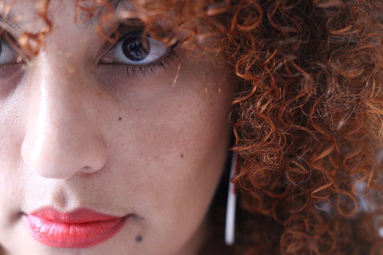 Red Light Therapy For Melasma & Hyperpigmentation: Everything You Need To Know