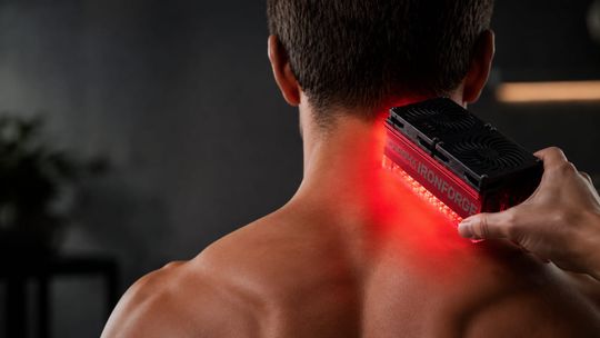 🛑 Weekly Newsletter: Treating Upper Back & Neck Spinal Cord Injury With Light Therapy