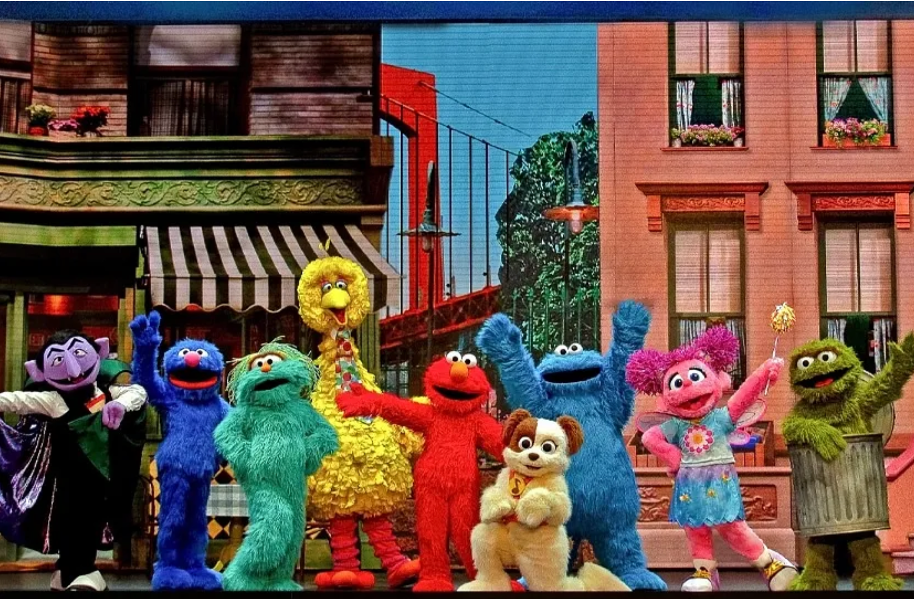Elmo Finds Tango