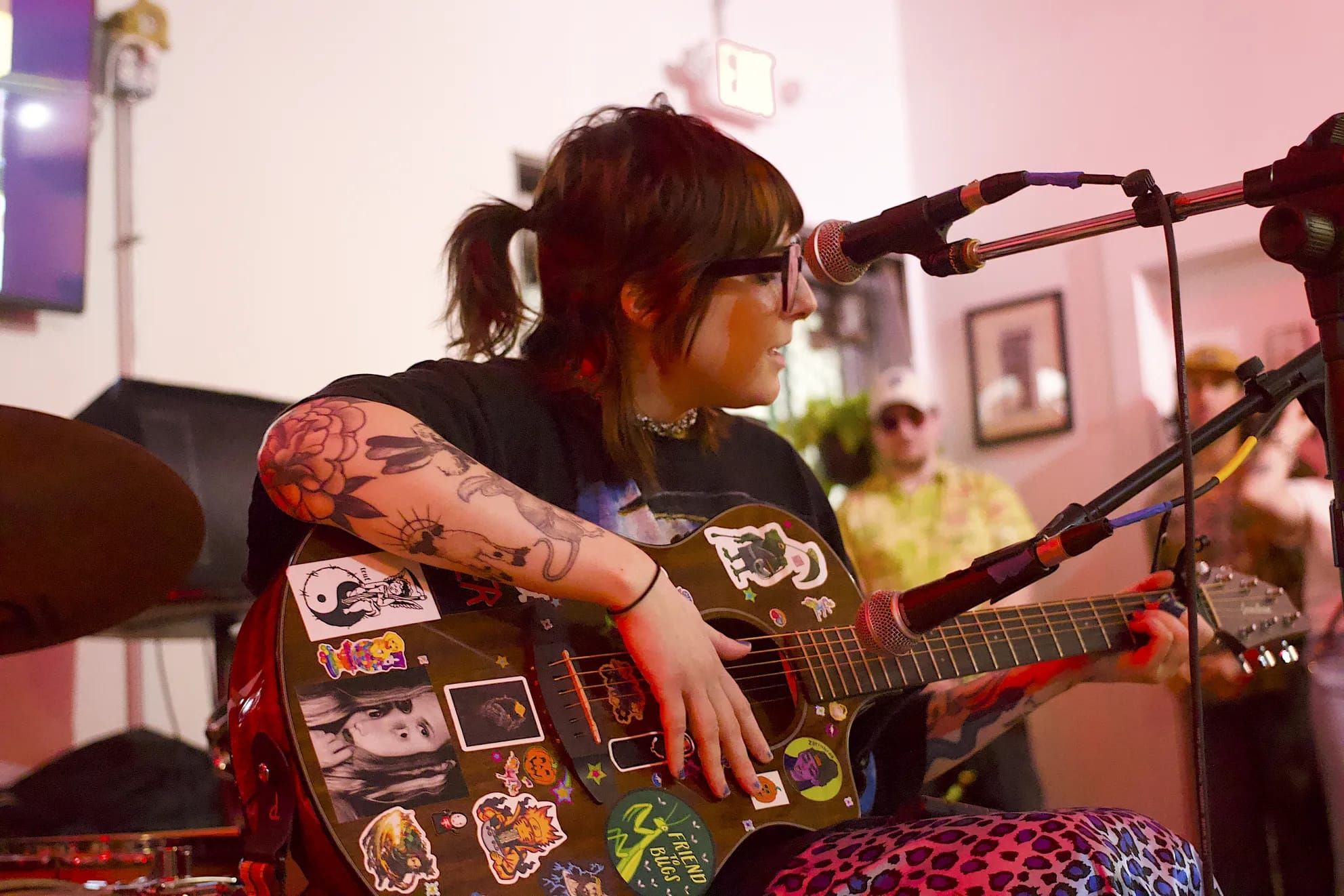 Concert Raises Funds For Laid-Off Cafe Workers