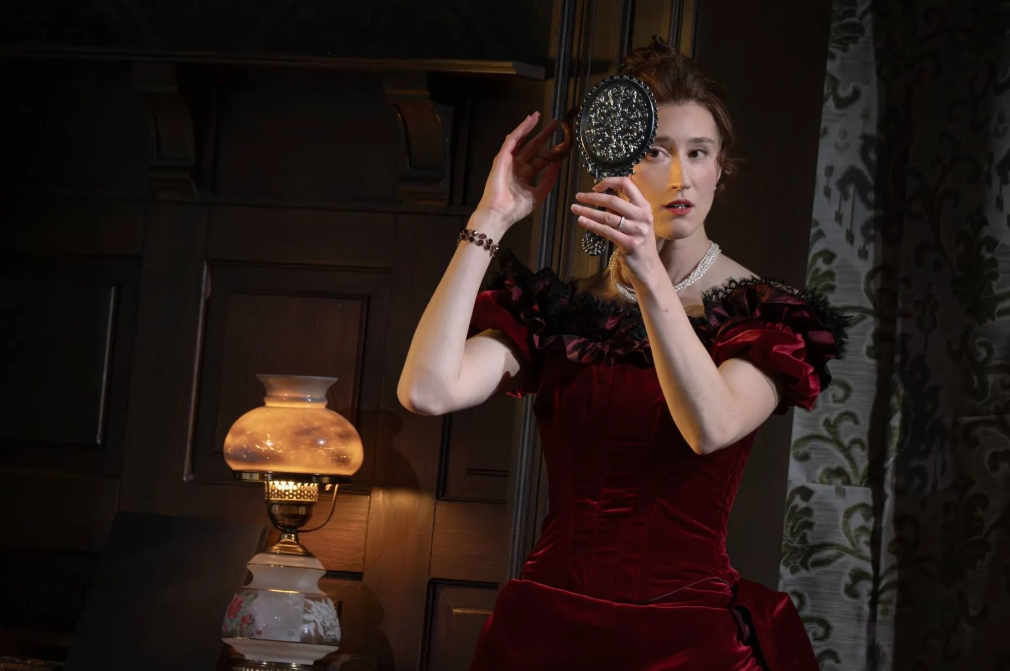 “Hedda Gabler” Dances Herself Out