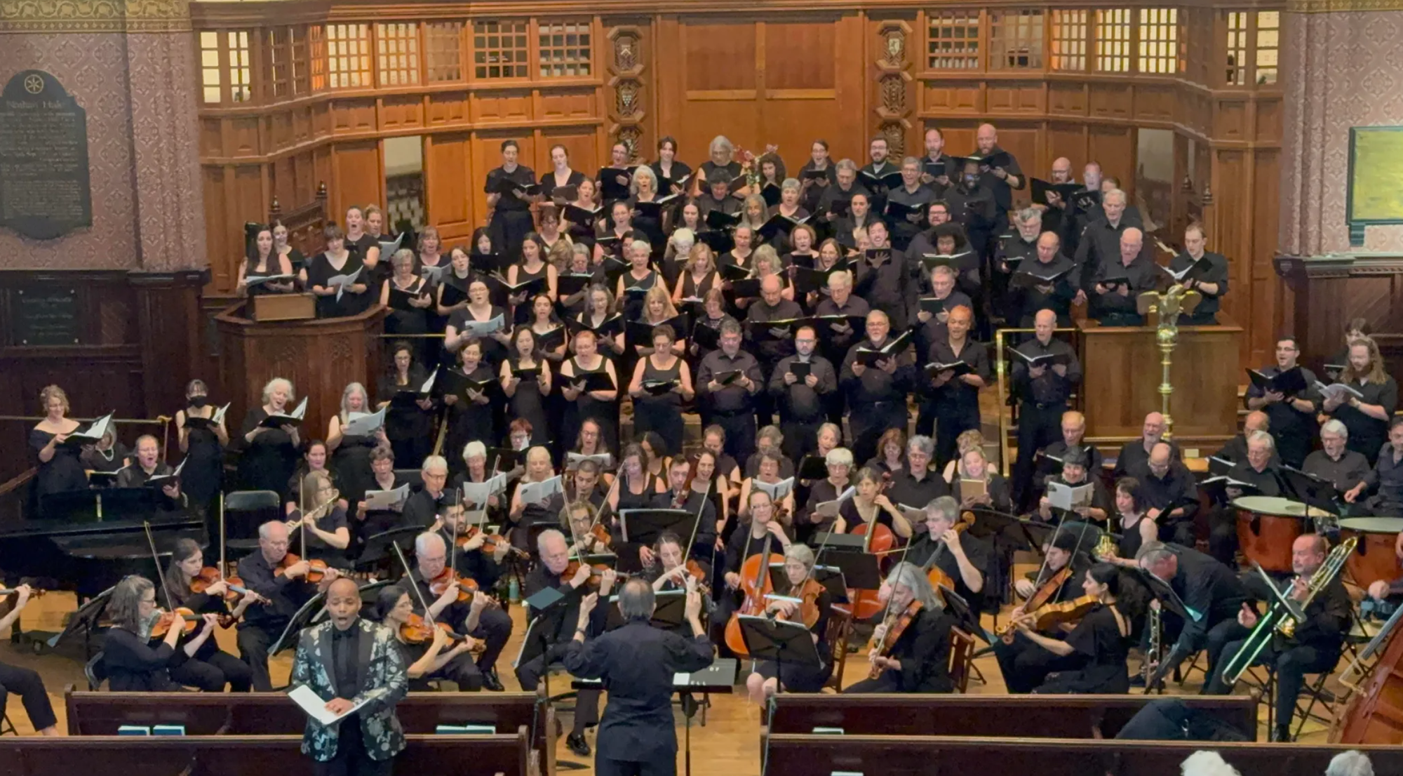New Haven Chorale Soars At Director’s Final Concert