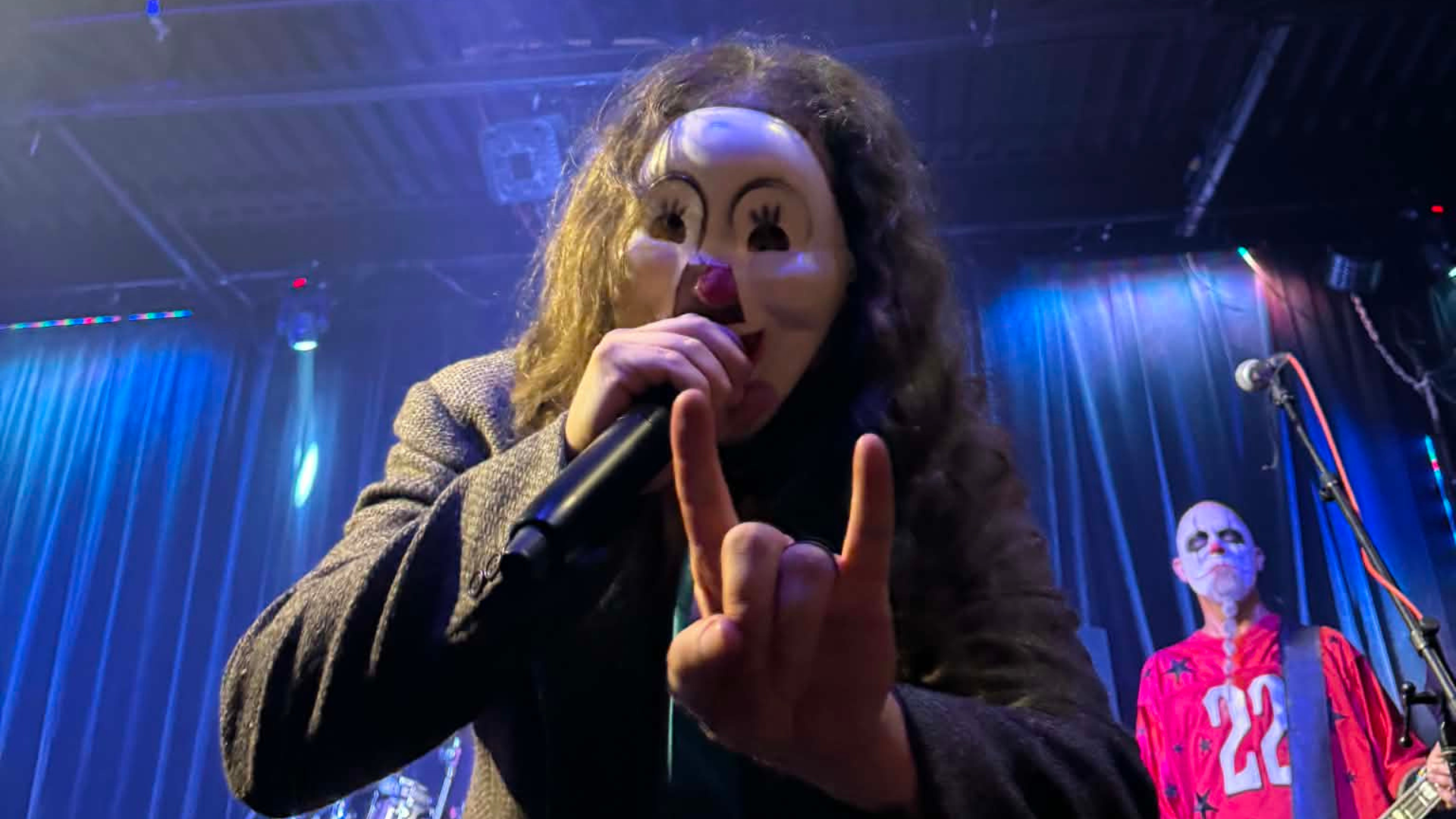 Who's The Real Clown Here?