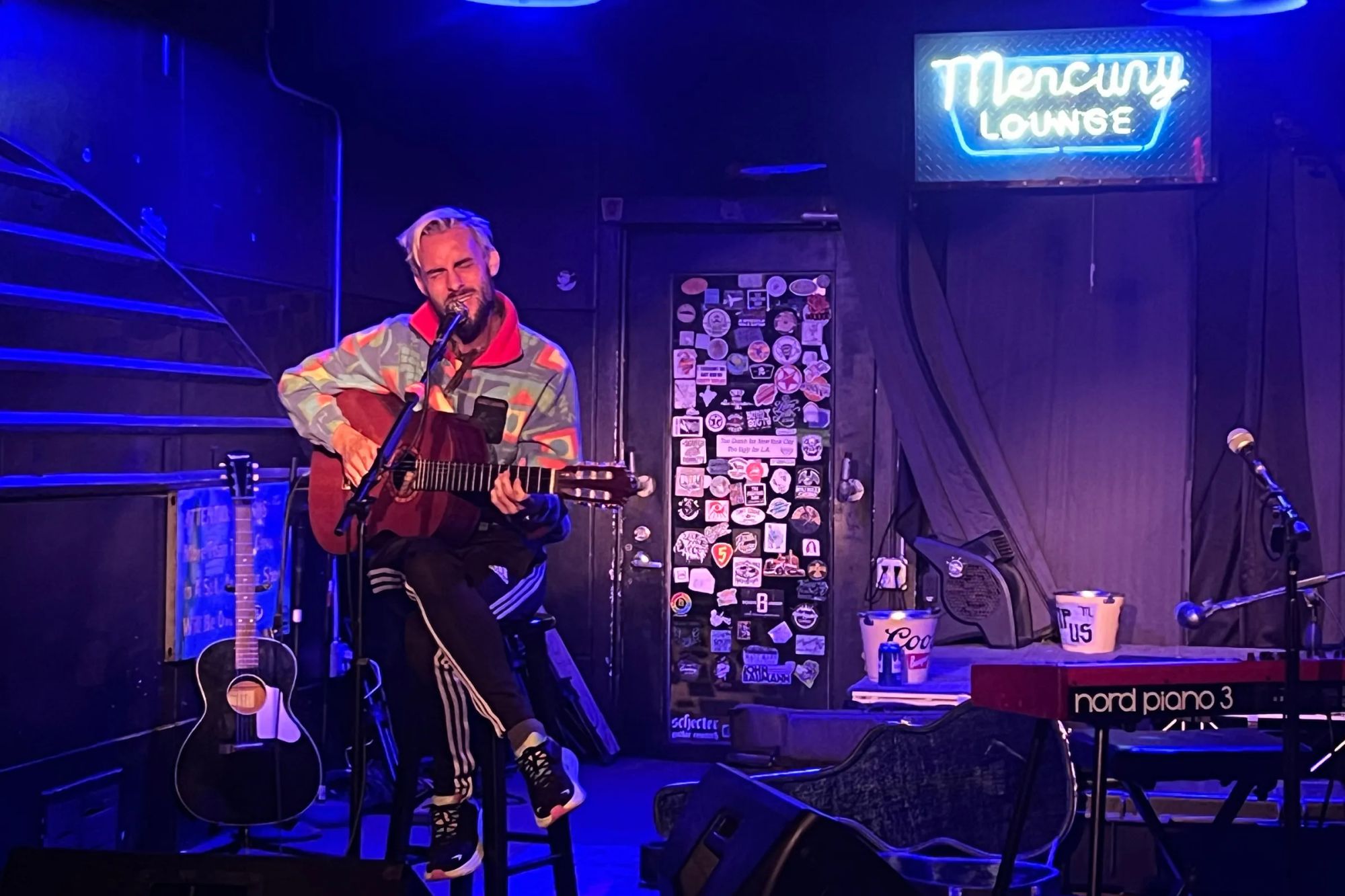 “Nobody Smokes Anymore” And Other Observations From Robert Ellis’s Visit To The Mercury Lounge