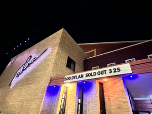 Bob Dylan Kicks Tour Off In Tulsa With Wacky Samba, Folk Noir Spookiness