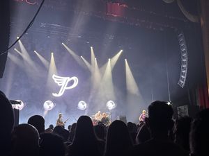 Pixies Make & Break The Trends