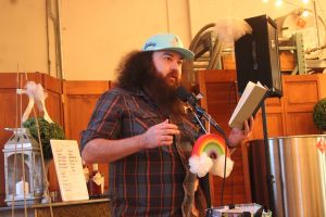 Give That Verse-Reader A Loofah