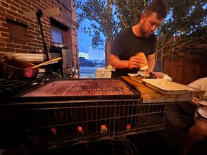 A Shopping Cart-Turned-Grill Might Be the Best Pop-Up in Detroit