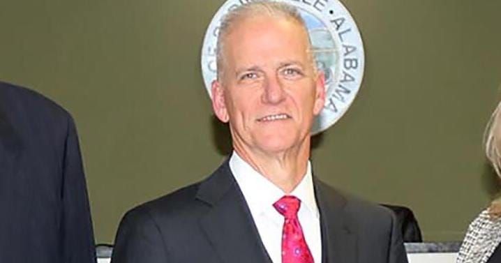 Springville Mayor Pushes for Pay Raise, Faces Backlash from City Council