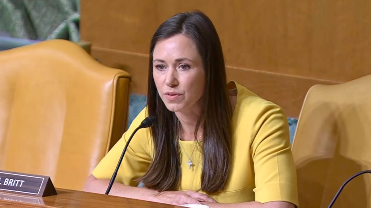 Britt Presses for I-65 Expansion, Gains Support from Transportation Secretary